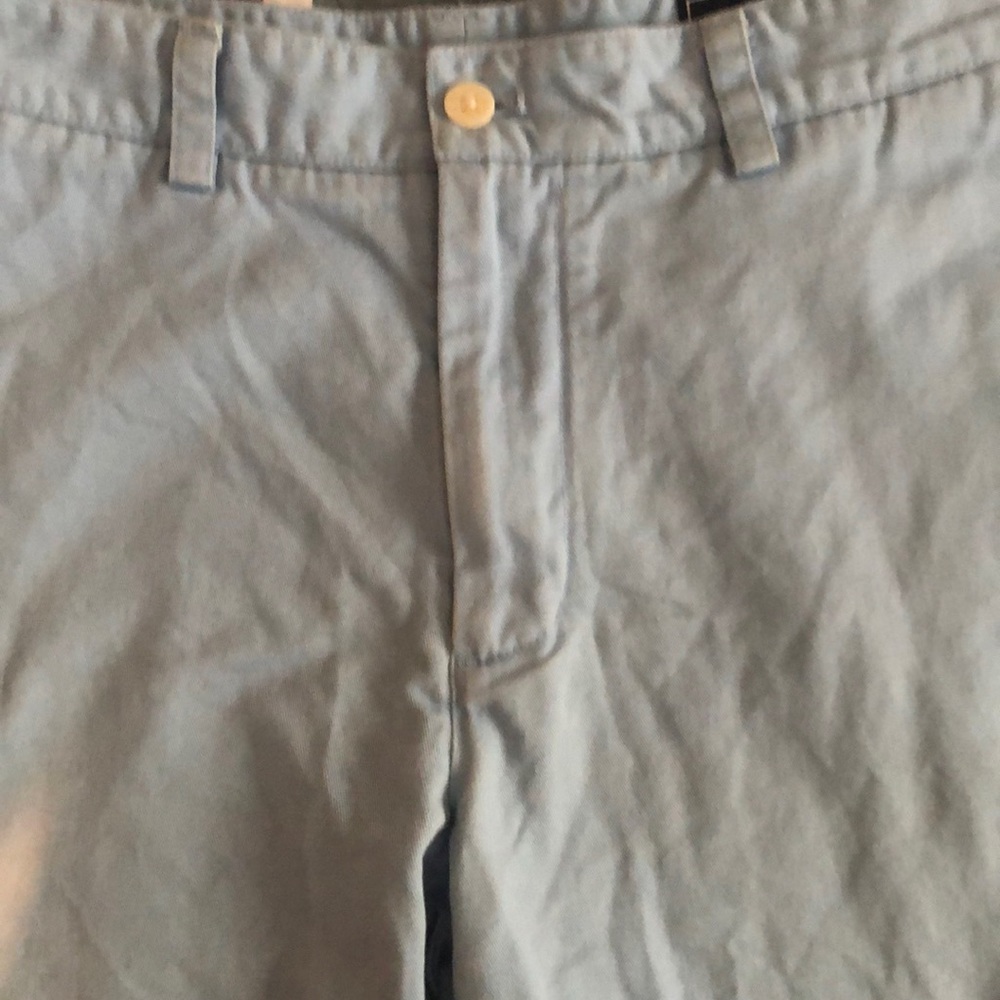 Vineyard Vines men’s shorts lt blue. Size 30